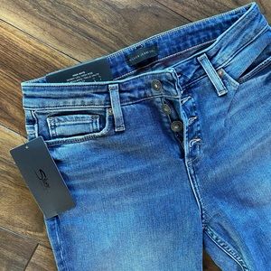 Silver Jeans. High Note Skinny jeans.